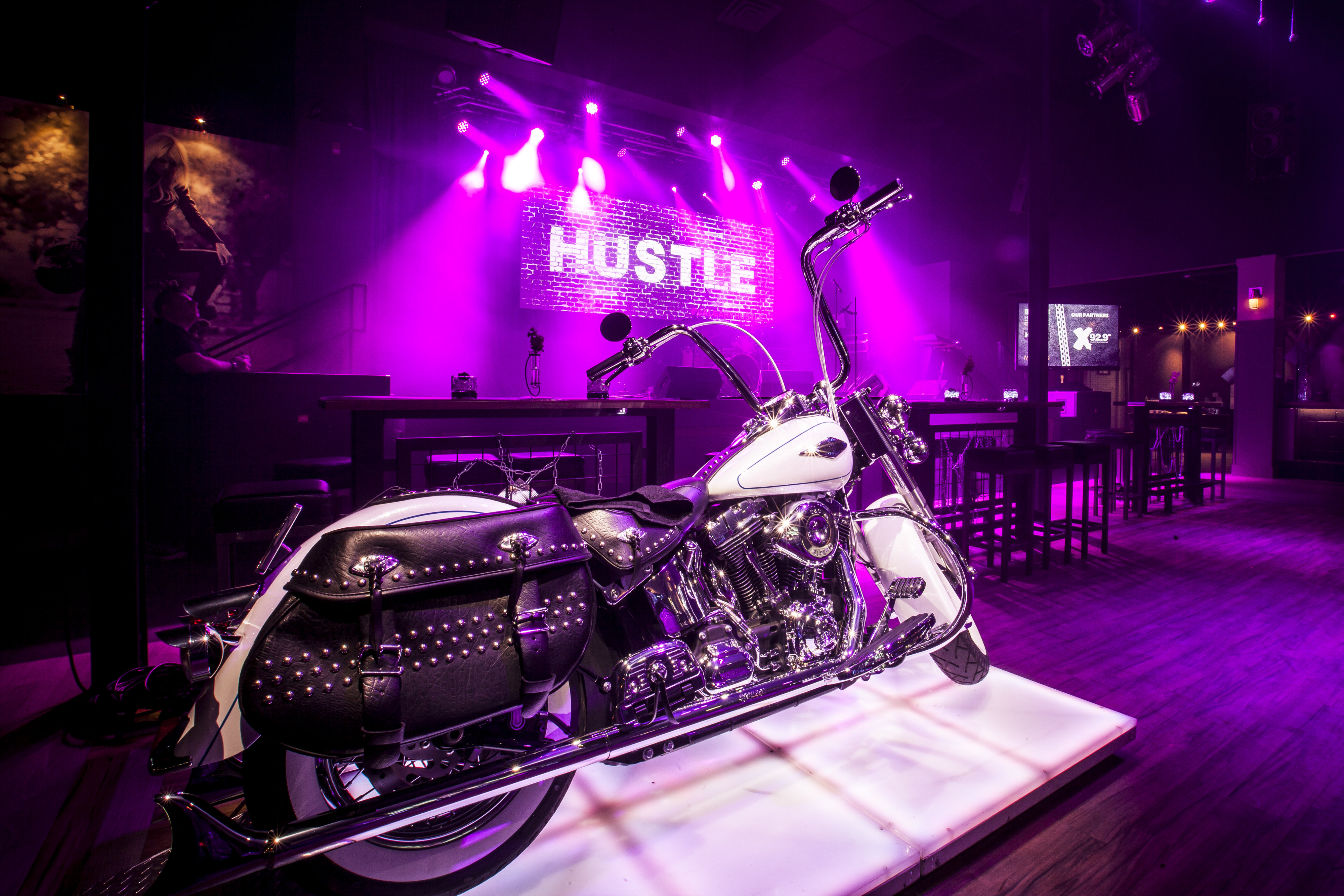 View More: http://leblondstudio.pass.us/hustle